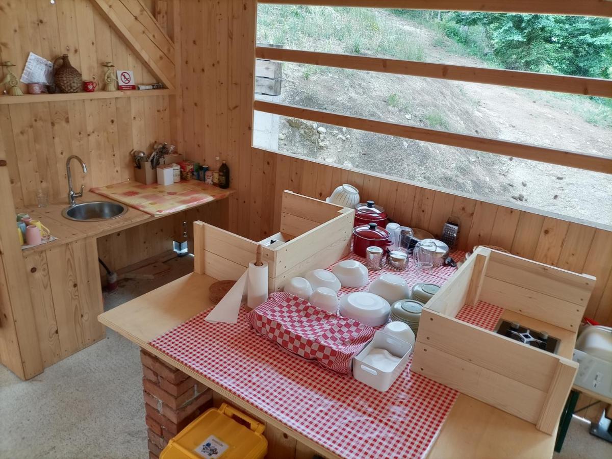 Kamp Beli Gaber Hotel Stari Trg pri Lozu Екстериор снимка