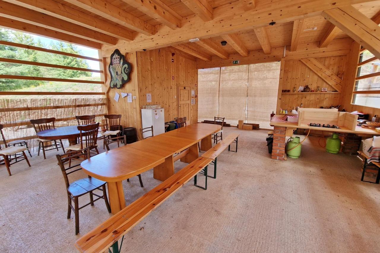 Kamp Beli Gaber Hotel Stari Trg pri Lozu Екстериор снимка