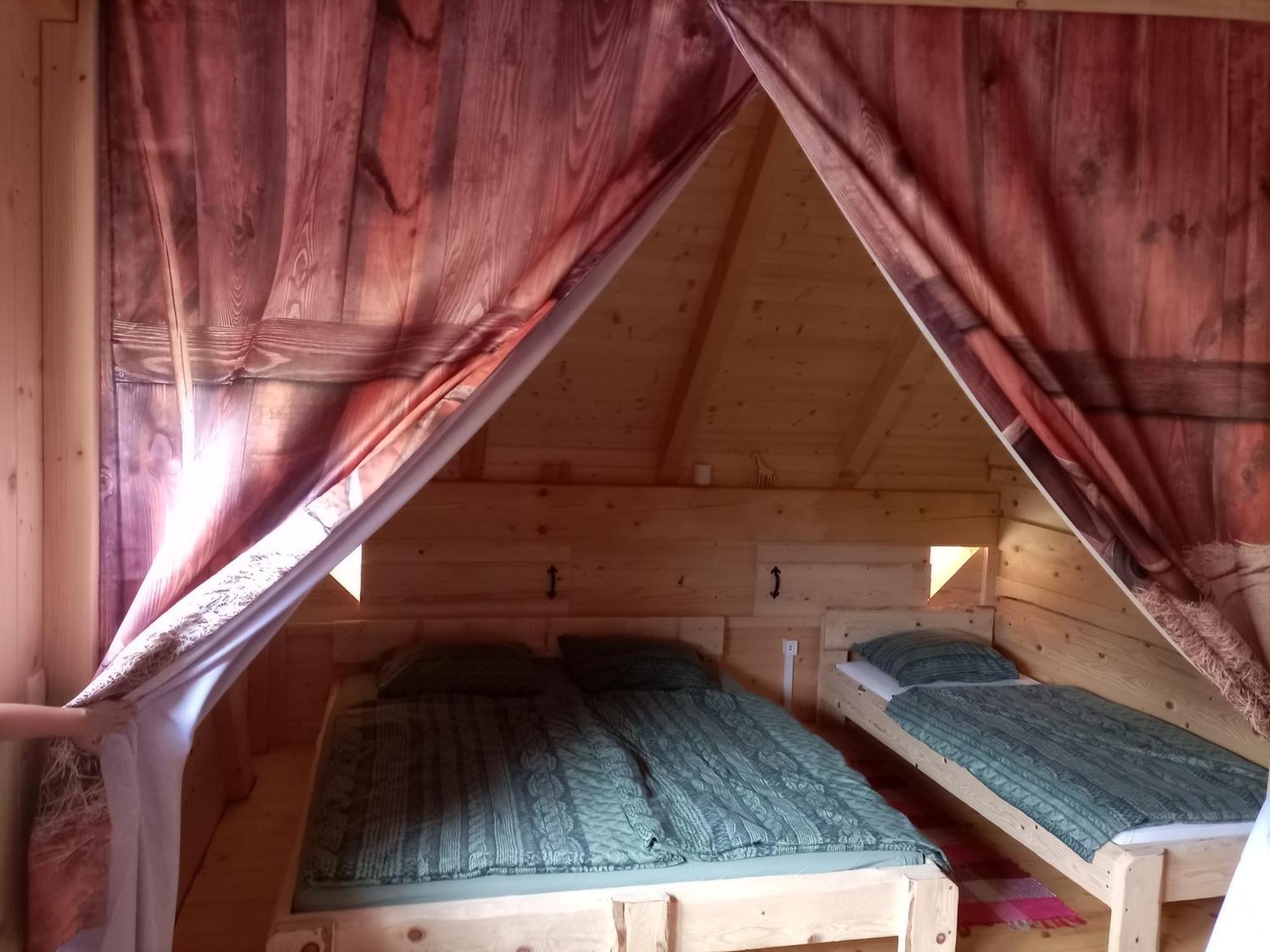 Kamp Beli Gaber Hotel Stari Trg pri Lozu Екстериор снимка